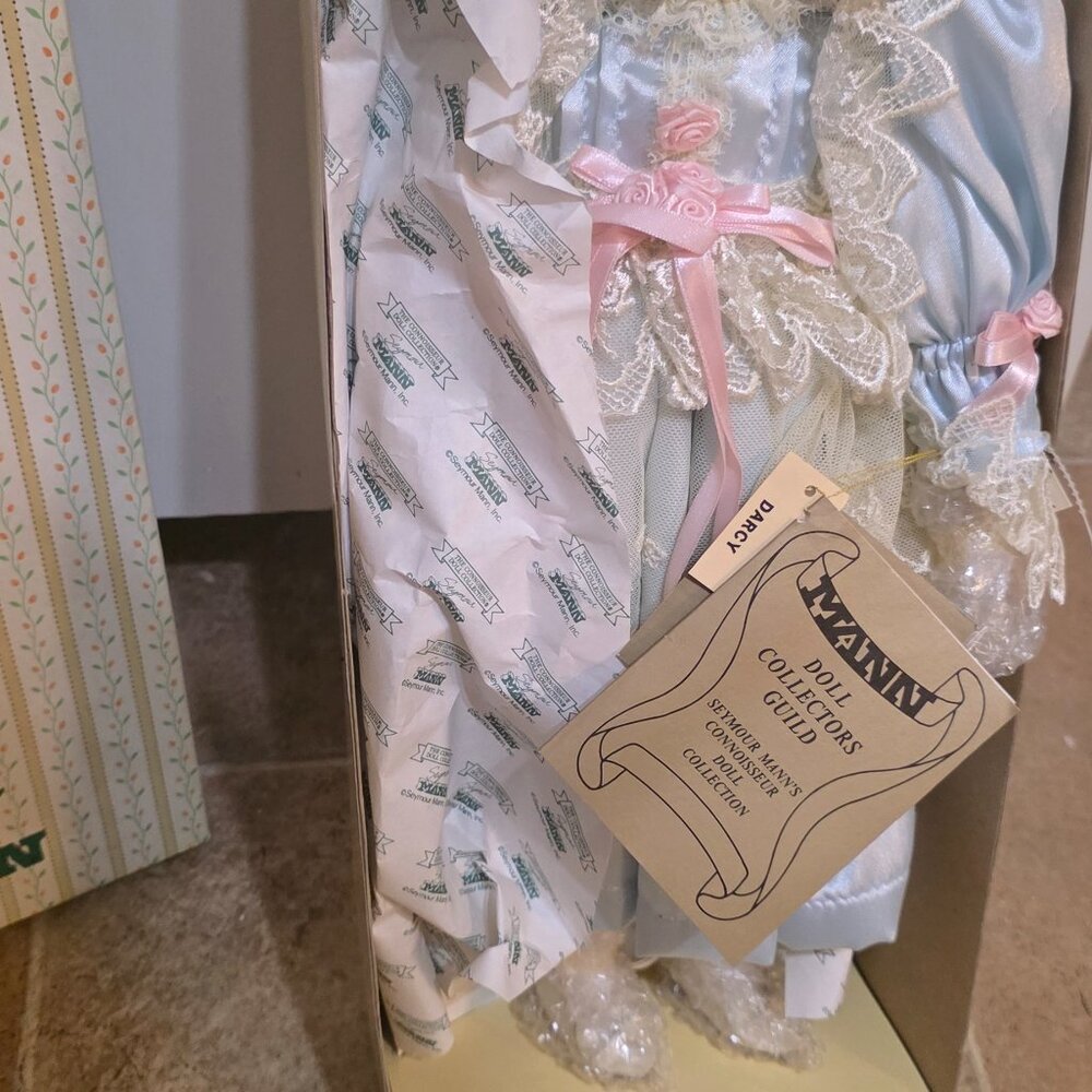 Porcelain doll - Picture 4 of 4